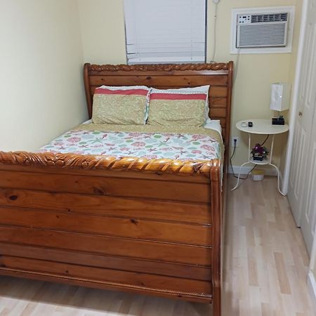 אליס טאון Smalls Cozy Rest With Dock מראה חיצוני תמונה